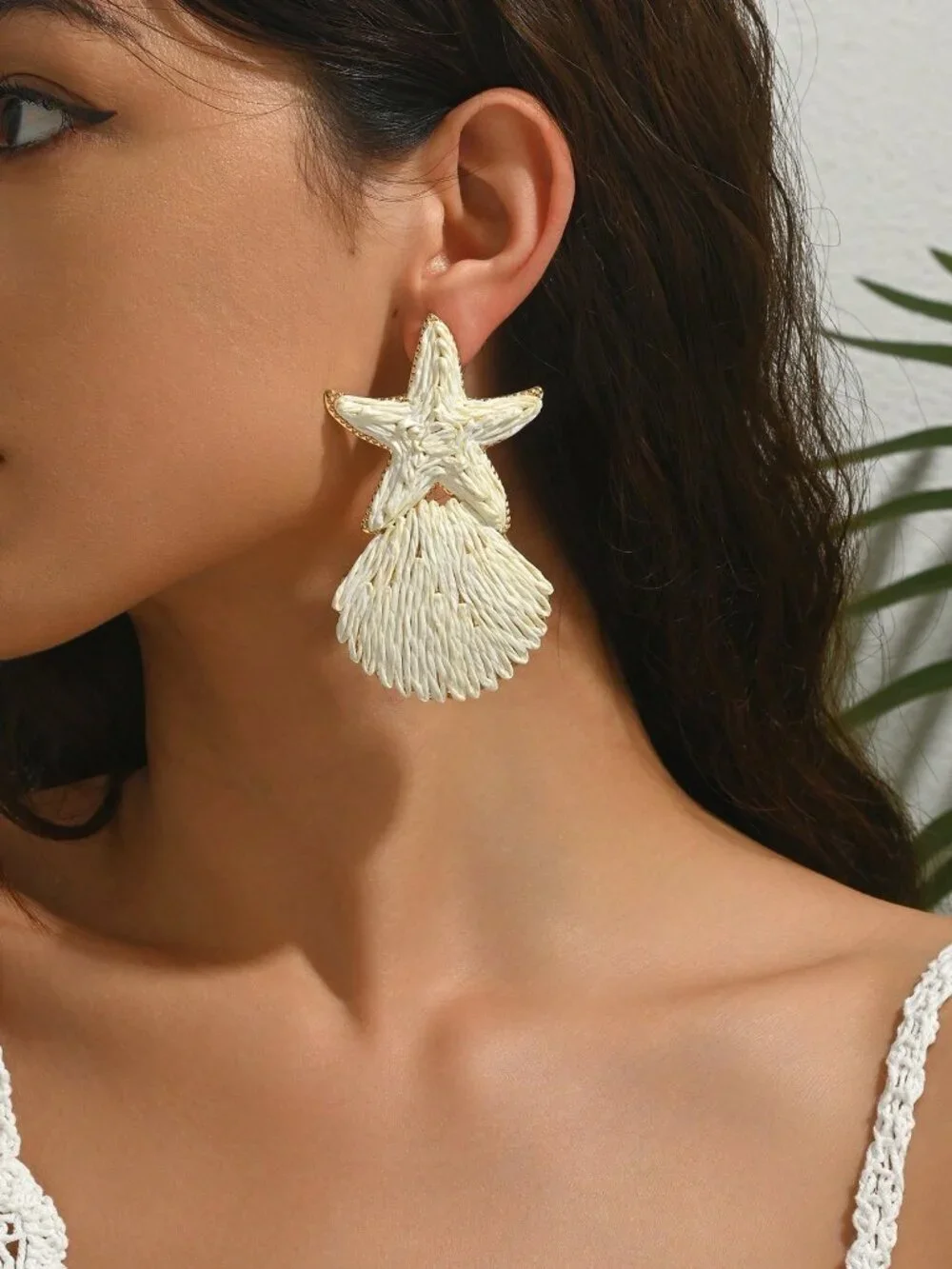 Beige Boho Women's Handmade Woven Raffia Grass Starfish & Shell Earrings